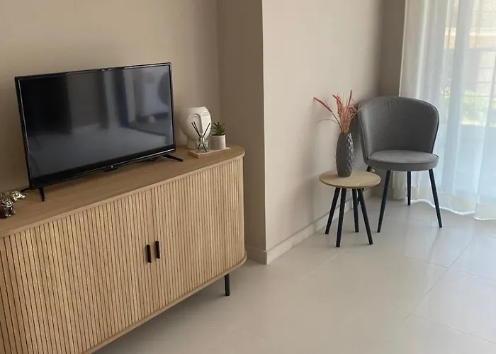 Konstantina Apartment Near The Beach